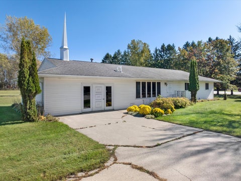 Photo of 2101 Johnston Dr, Manitowoc, WI 54220 (MLS # 1985330)