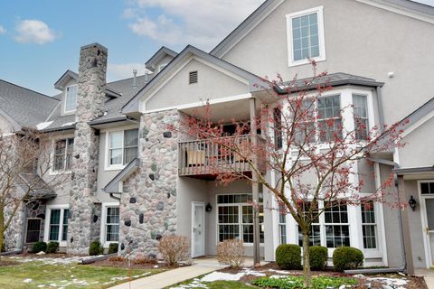 Photo of N30W23021 Pineview Cir, Pewaukee, WI 53072 (MLS # 1945773)