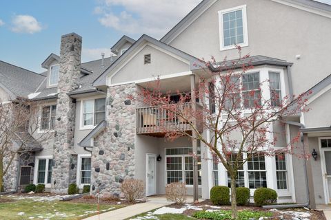 Photo of N30W23021 Pineview Cir, Pewaukee, WI 53072 (MLS # 1945773)