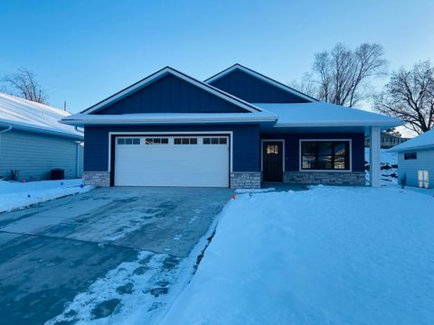 Photo of 618 Johnson Pl, Onalaska, WI 54650 (MLS # 1945667)