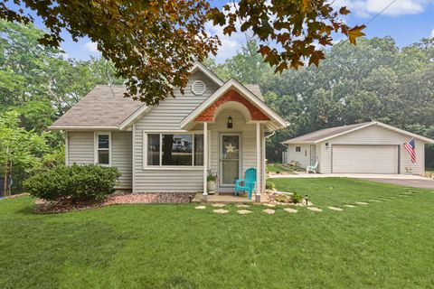 Photo of 8055 Monroe St, Burlington, WI 53105 (MLS # 1972149)