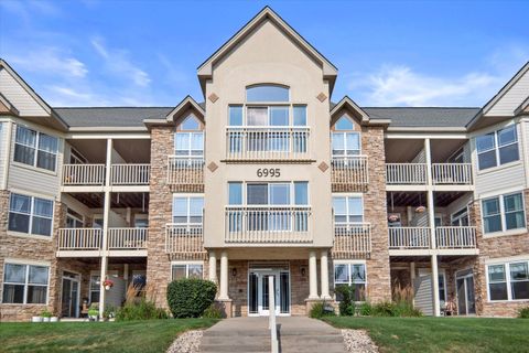 Photo of 6995 S Riverwood Blvd, Franklin, WI 53132 (MLS # 1930451)