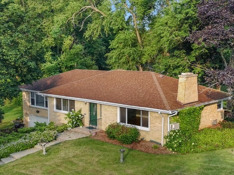 Photo of 130 Sky Ln, Lake Geneva, WI 53147 (MLS # 1975262)