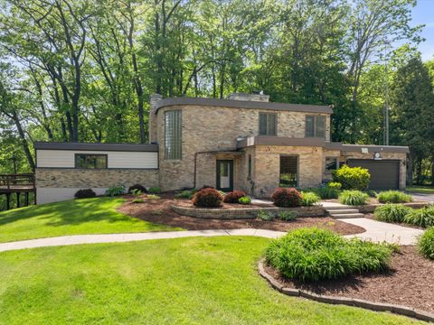 Photo of 1608 N Rapids Rd, Manitowoc, WI 54220 (MLS # 1955763)