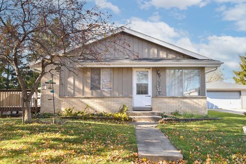Photo of 8271 N 106th St, Milwaukee, WI 53224 (MLS # 1947927)