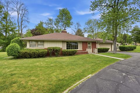 Photo of 14250 Ivy Ln, Brookfield, WI 53005 (MLS # 1963605)