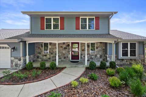 Photo of 6834 S 35th St, Franklin, WI 53132 (MLS # 1925818)