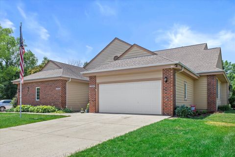 Photo of W159N4837 Graysland Dr, Menomonee Falls, WI 53051 (MLS # 1924292)