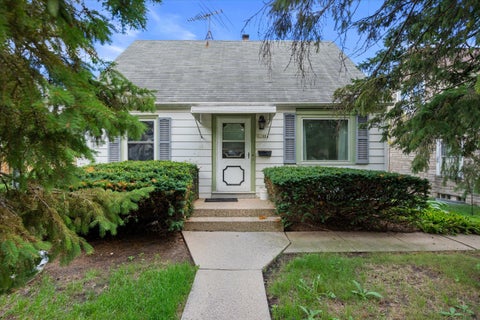 Photo of 3744 S 19th St, Milwaukee, WI 53221 (MLS # 1976022)