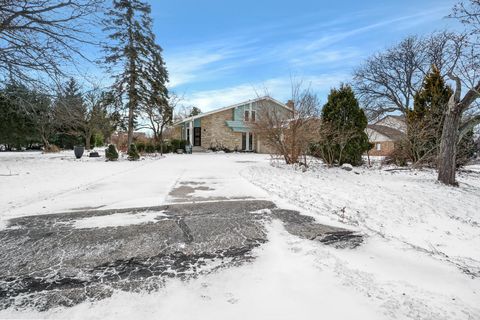 Photo of 1523 W Liebau Rd, Mequon, WI 53092 (MLS # 1946233)