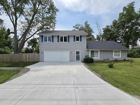 Photo of 2811 W Acre Ave, Franklin, WI 53132 (MLS # 1929662)
