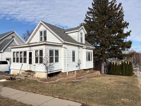 Photo of 201 N Concord Ave, Watertown, WI 53094 (MLS # 1952179)