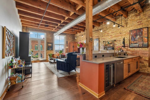 Photo of 191 N Broadway -, Milwaukee, WI 53202 (MLS # 1979996)