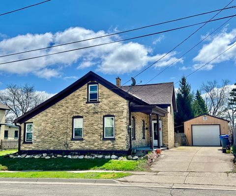 MLS: 1915324