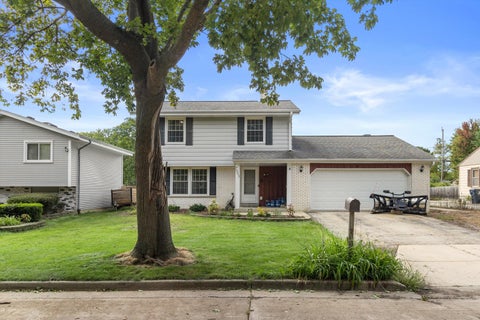 Photo of 7053 N 45th St, Milwaukee, WI 53223 (MLS # 1982136)