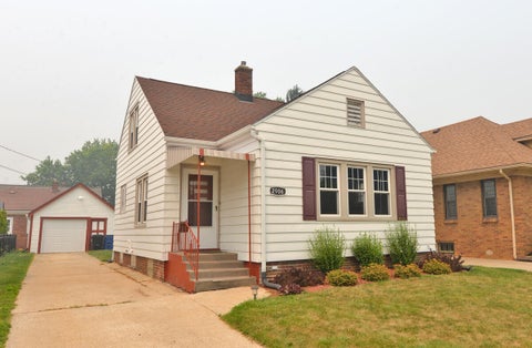 Photo of 2906 Green St, Racine, WI 53402 (MLS # 1972520)