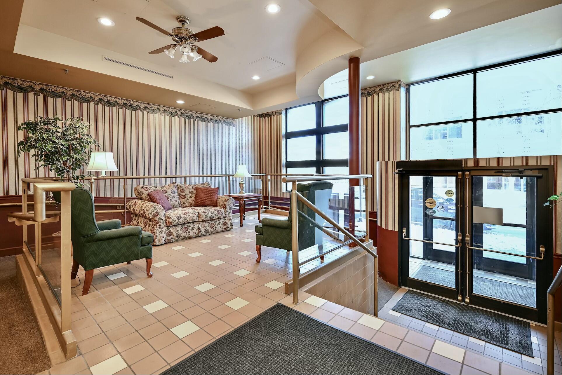 157 3rd St W