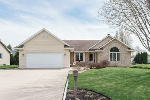 Photo of 705 Woodbridge Trl, Watertown, WI 53094 (MLS # 1958510)