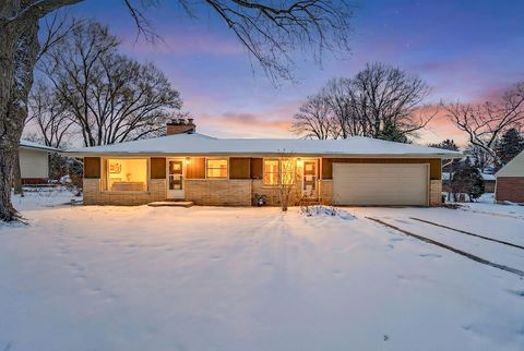 Photo of 1150 Parkway Dr, Brookfield, WI 53005 (MLS # 1949718)
