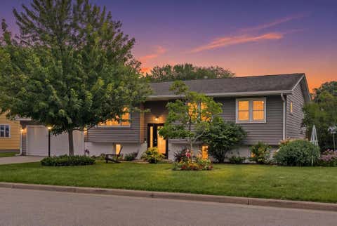 Photo of 918 Park Ave, Onalaska, WI 54650 (MLS # 1975985)
