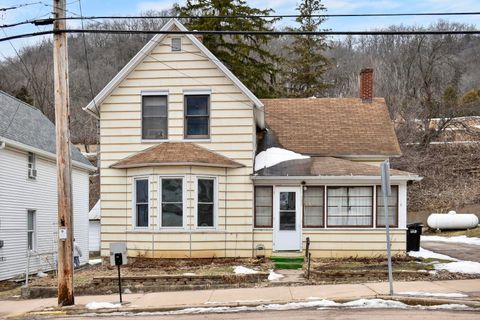 Photo of 247 North St, Fountain City, WI 54629 (MLS # 1950279)