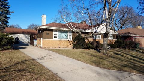 Photo of 5528 W Jerelyn Pl, Milwaukee, WI 53219 (MLS # 1904185)