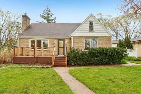 Photo of 4260 N 93rd St, Wauwatosa, WI 53222 (MLS # 1959500)