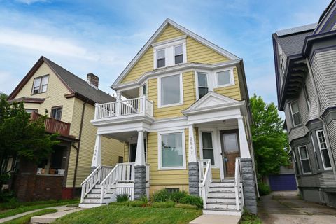 Photo of 2547 S Howell Ave, Milwaukee, WI 53207 (MLS # 1966158)