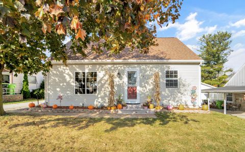 Photo of 1920 Pleasant Ave, New Holstein, WI 53061 (MLS # 1948604)
