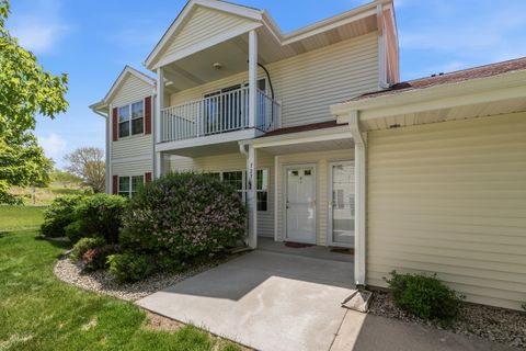 Photo of 727 Wood River Ct, West Bend, WI 53095 (MLS # 1964722)