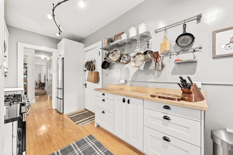 Photo of 1924 N Prospect Ave, Milwaukee, WI 53202 (MLS # 1932042)