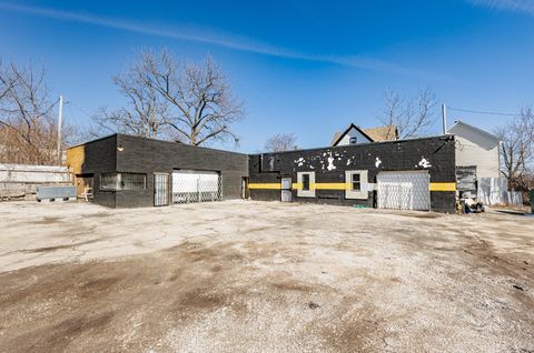 Photo of 3210 N Dr Martin Luther King Jr Dr, Milwaukee, WI 53212 (MLS # 1952334)