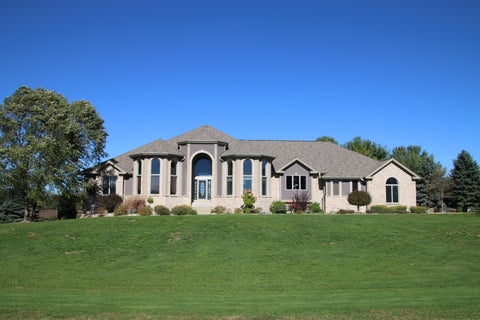 Photo of 37868 Nettle Way Ct, Summit, WI 53066 (MLS # 1985325)