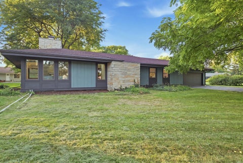 Photo of 9115 N Deer Ct, Brown Deer, WI 53223 (MLS # 1981971)