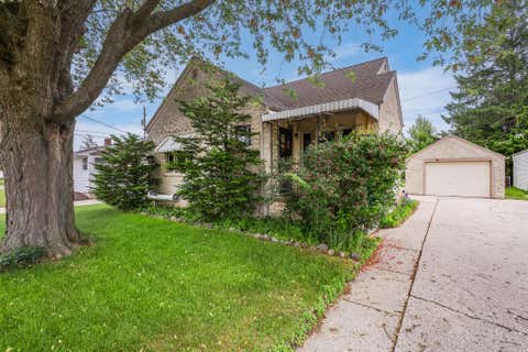 Photo of 1013 Lowell St, Two Rivers, WI 54241 (MLS # 1967627)
