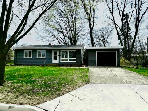 7405 Eaton Ln, Greendale, WI 53129 - #: 1915584