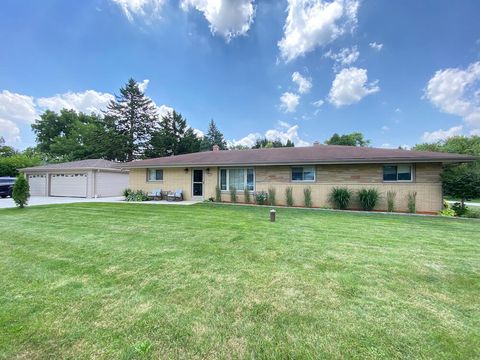 Photo of 5500 S St Mary's Dr, New Berlin, WI 53151 (MLS # 1926860)