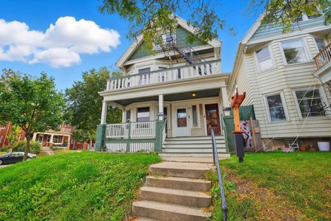 Photo of 633 E Burleigh St, Milwaukee, WI 53212 (MLS # 1939589)