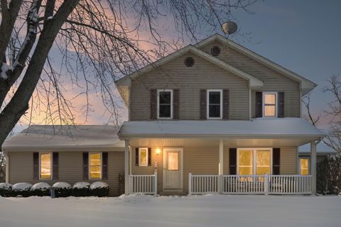 Photo of 2003 Matthew Ave, Twin Lakes, WI 53181 (MLS # 1954397)