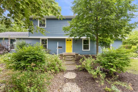Photo of N98W6245 Oriole Ln, Cedarburg, WI 53012 (MLS # 1927603)