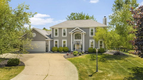 Photo of W265N2184 Sawgrass Ln, Pewaukee, WI 53072 (MLS # 1965578)