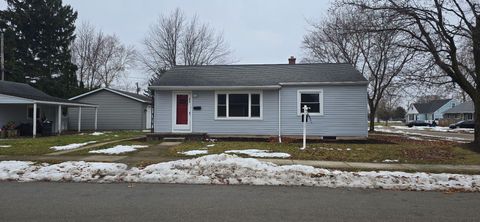 Photo of 494 Bruce St, Fond Du Lac, WI 54935 (MLS # 1945833)