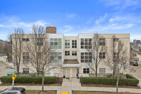 Photo of 2146 N Commerce St, Milwaukee, WI 53212 (MLS # 1953714)