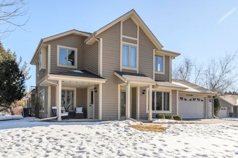 Photo of N24W24050 Brandon Oaks Dr, Pewaukee, WI 53072 (MLS # 1950314)