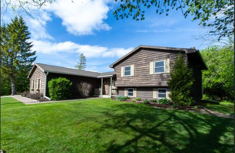 Photo of 3425 N 8th St, Sheboygan, WI 53083 (MLS # 1963254)