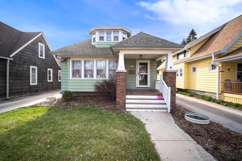 Photo of 4471 N Morris Blvd, Shorewood, WI 53211 (MLS # 1959233)