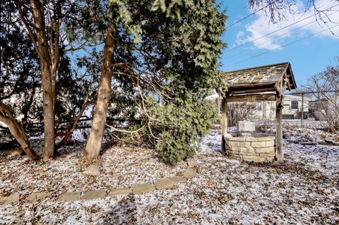 Photo of W147N8368 Manchester Dr, Menomonee Falls, WI 53051 (MLS # 1947443)