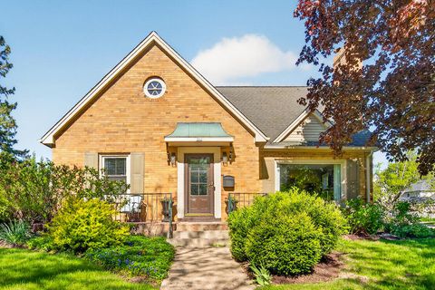 Photo of 301 S Perkins Blvd, Burlington, WI 53105 (MLS # 1962246)