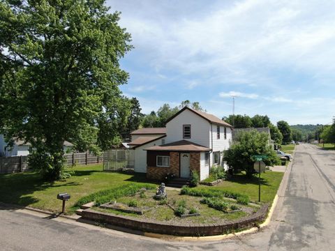 Photo of 1222 S Wacouta Ave, Prairie Du Chien, WI 53821 (MLS # 1964856)
