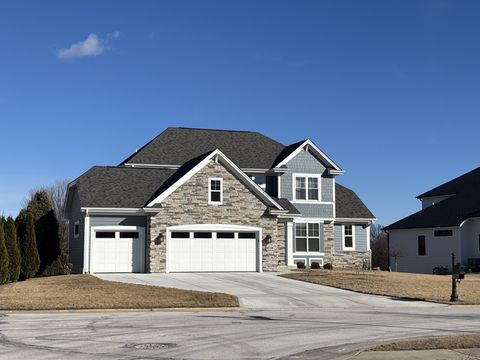 Photo of 8358 S Nighthawk Trl, Oak Creek, WI 53154 (MLS # 1906167)